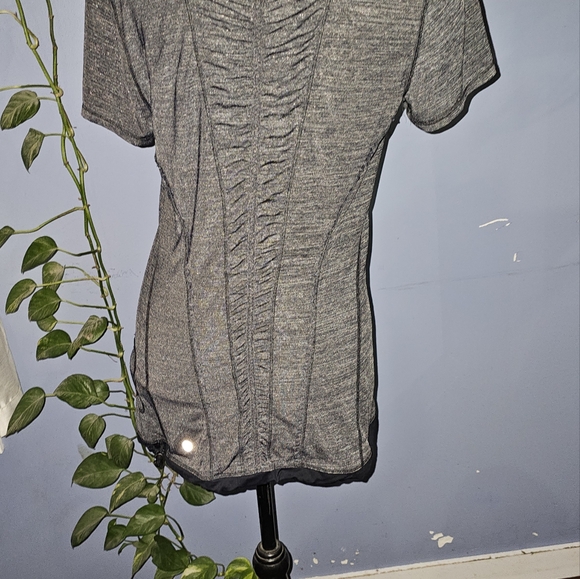 Lululemon shirt - Picture 7 of 7